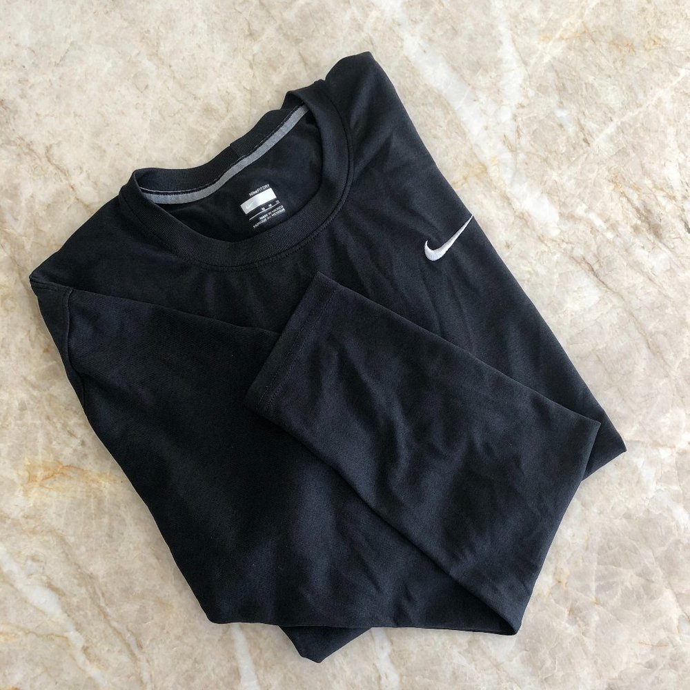 NIKE fit  Long Sleeve athletic T-shirt Size M